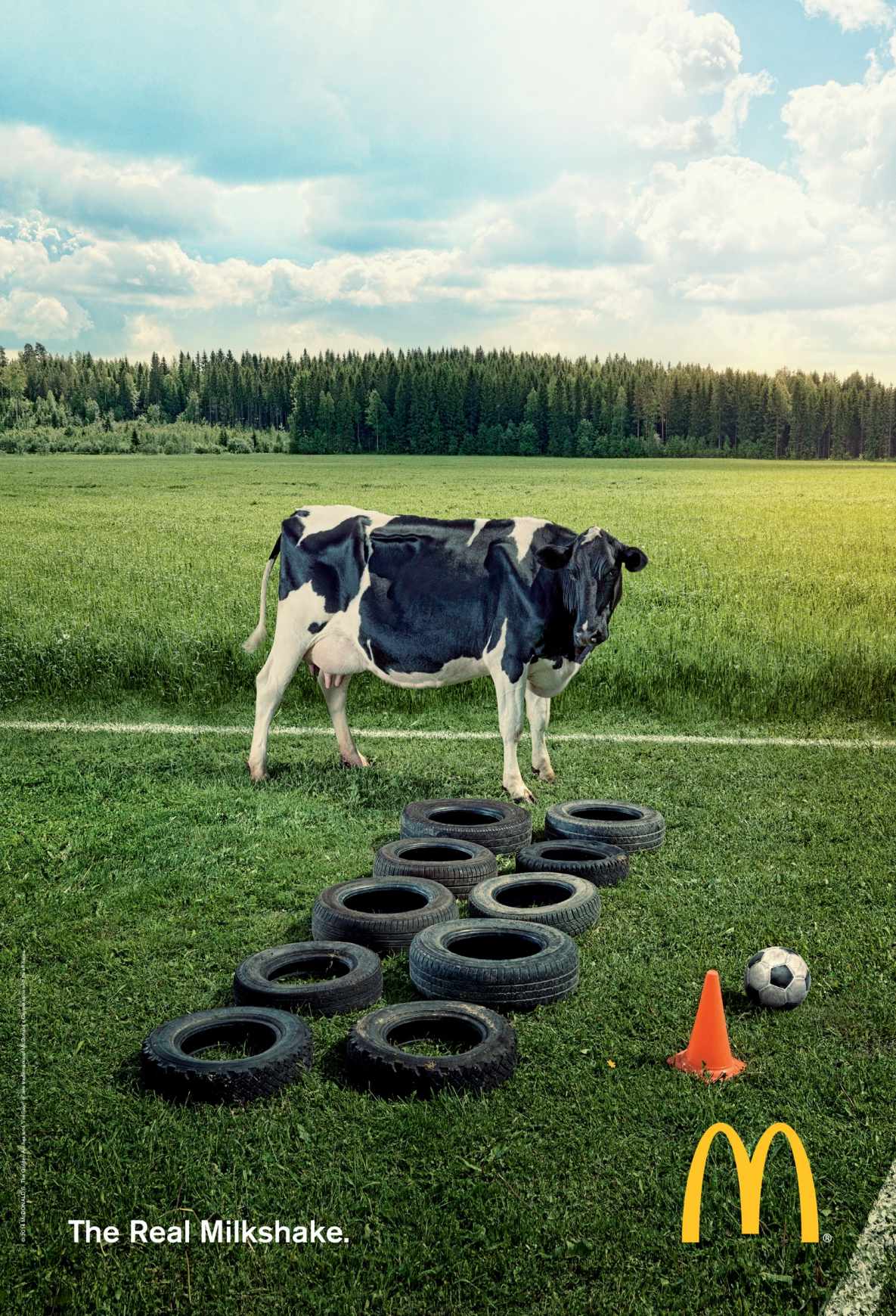 “麦当劳的牛，都是运动健将”麦当劳平面广告创意设计-跳圈篇