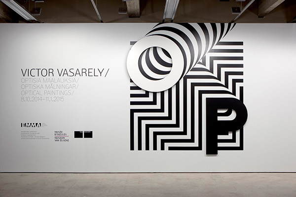 上海品牌设计公司尚略广告分享：Victor 展览会黑白色立体品牌识别设计1