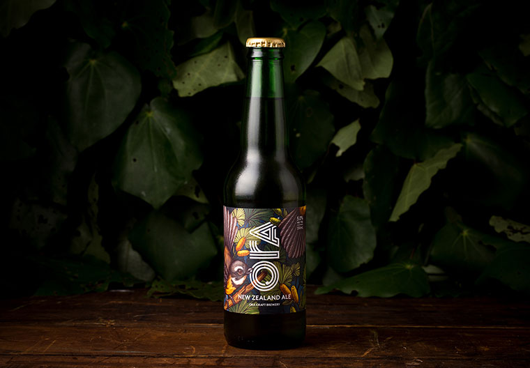 Ora毛利人啤酒品牌包装设计，使用川崎植物的美丽插图设计