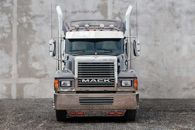 美国mack重卡卡车品牌斗牛犬新标志设计-车标-上海标志设计公司