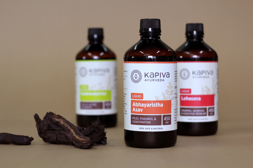 Kapiva药品包装设计，严谨的色块加植物插图