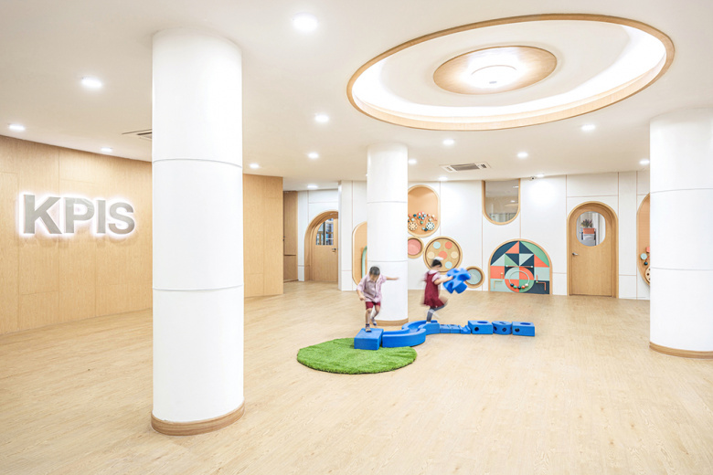KPIS幼儿园室内教育空间设计与寓教于乐的游戏墙设计