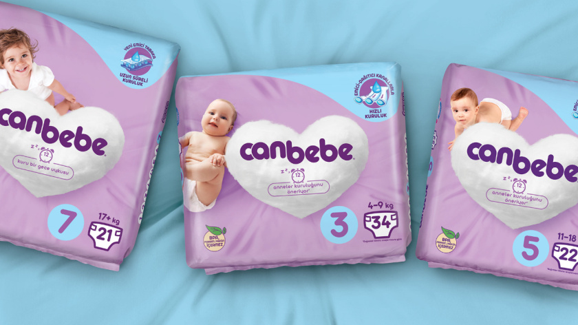 Canbebe 坎贝婴儿尿布包装设计，一团心形的棉花图案+婴儿照片