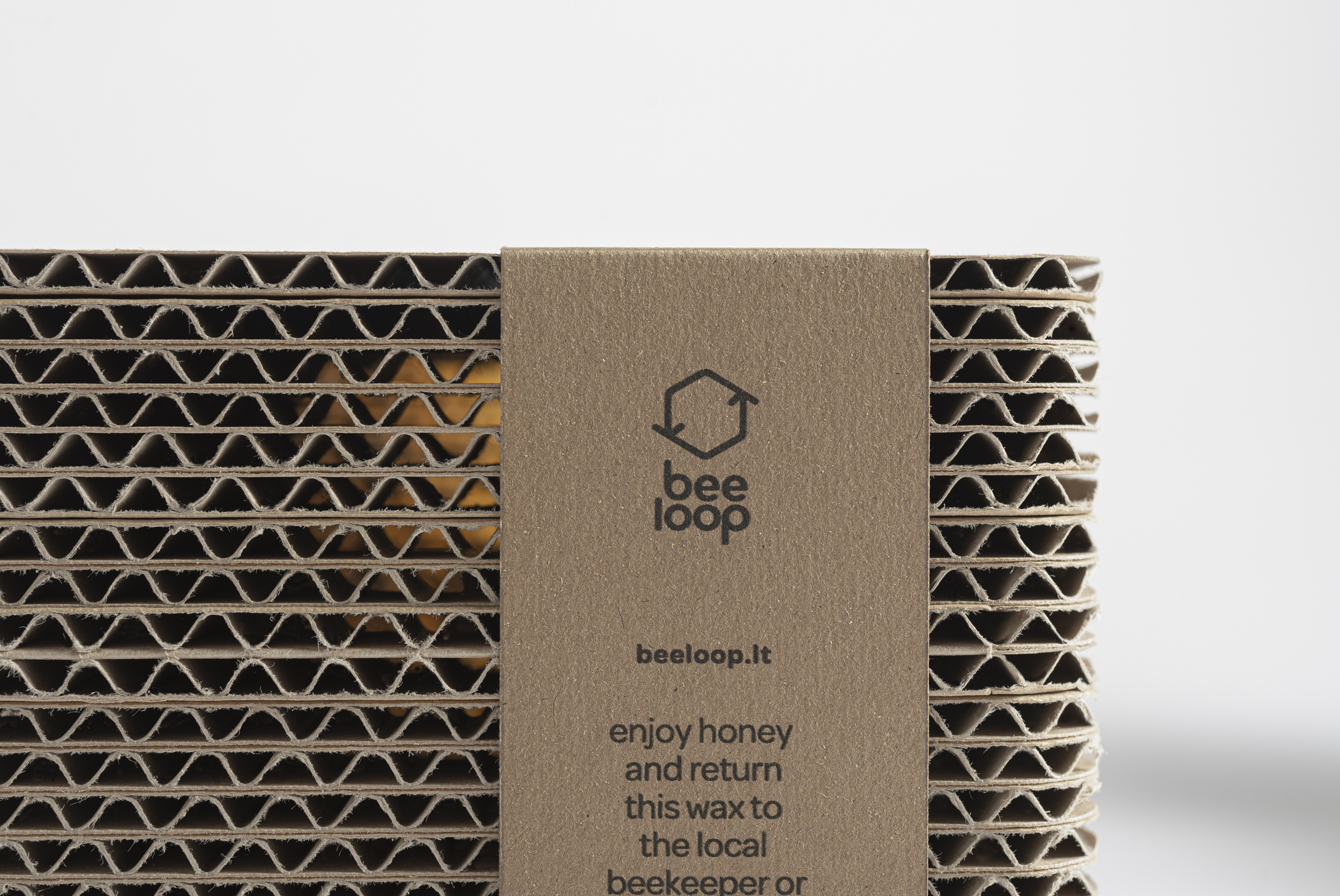 BEE LOOP 蜂蜡蜂胶蜂环胶囊包装设计，回收纸环保包装